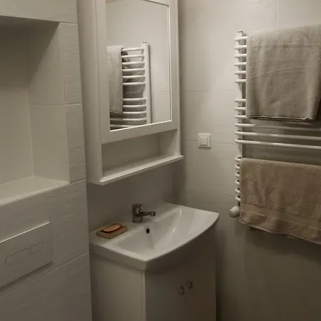 Lisi Jar Studio